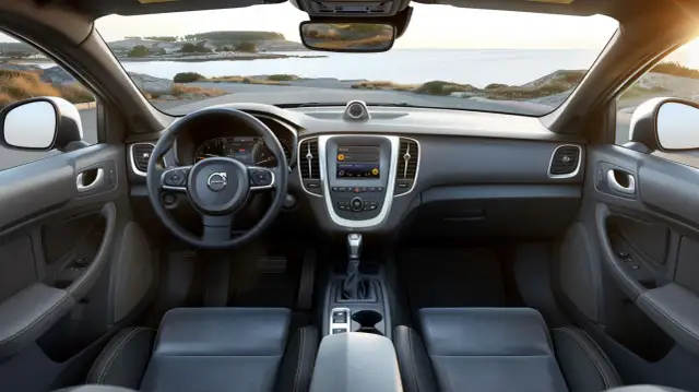 Wnętrze Volvo C30: wymiary, opinie użytkowników i recenzje przestrzeni