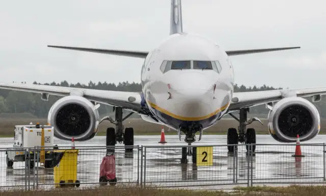 Co z lotniskiem w Modlinie? Spadek pasażerów i plany rozbudowy