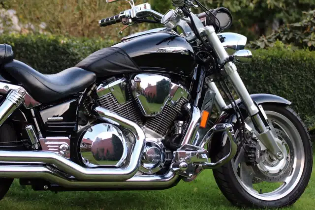 Pojemność baku Honda VTX 1800 – co musisz wiedzieć o zasięgu