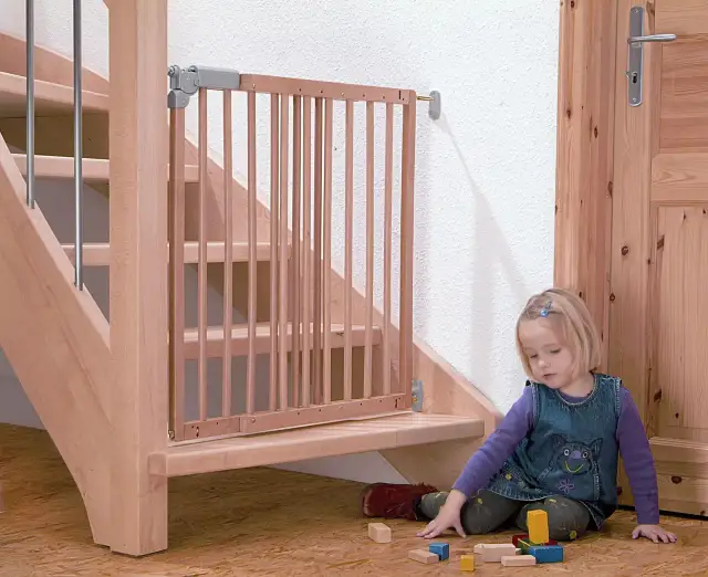 Jak zrobić bramkę na schody dla dzieci, aby zapewnić bezpieczeństwo