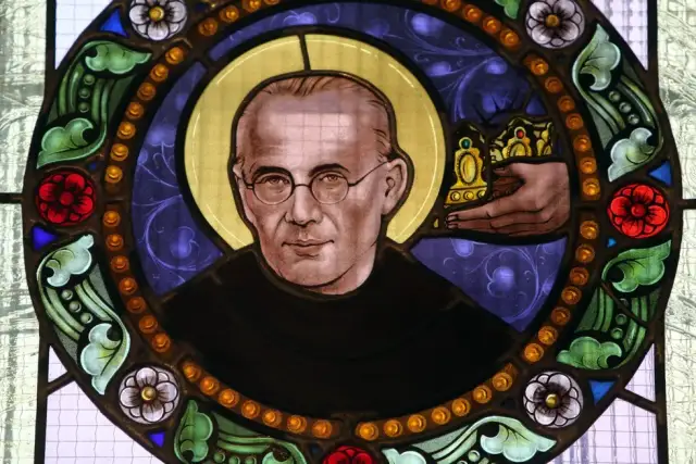 Maksymilian Kolbe patron czego? Odkryj jego znaczenie dla wielu grup