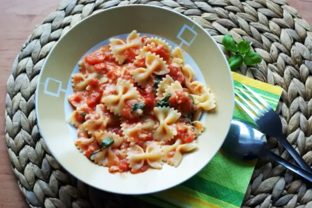 Co dzisiaj zrobić na obiad? Szybkie i proste przepisy na smaczne dania