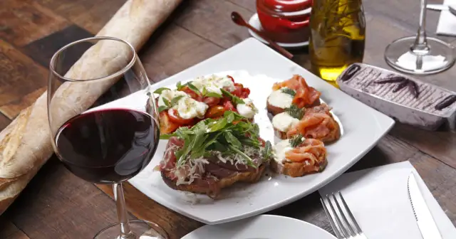 Gdzie zjeść we Wrocławiu tanio i smacznie? Oto najlepsze miejsca