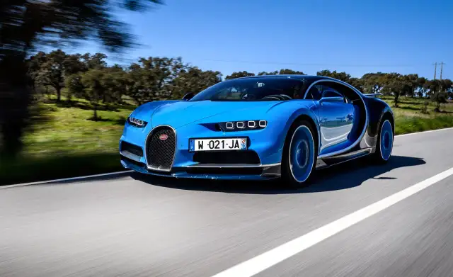 Bugatti Chiron: Spalanie i koszty. Czy 100 litrów znika w 8 min?