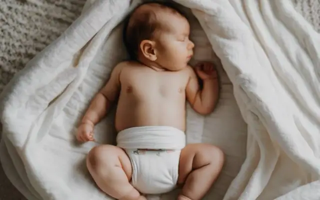 Jak zakładać pieluchę tetrową – uniknij najczęstszych błędów i zyskaj komfort