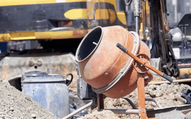 Betoniarka 150l: Ile betonu uzyskasz? Proporcje i błędy