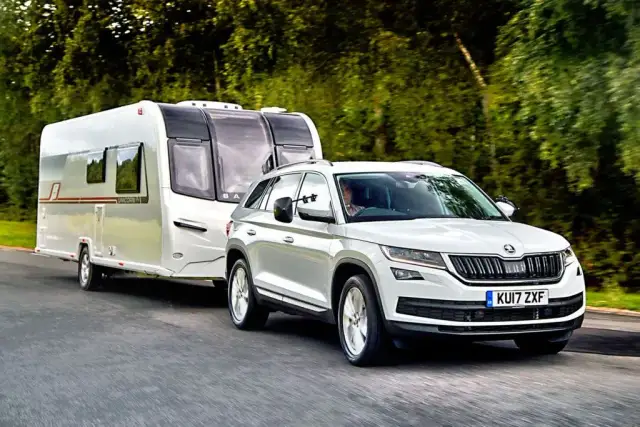 Jaki samochód do holowania przyczepy? Oto najlepsze opcje i porady