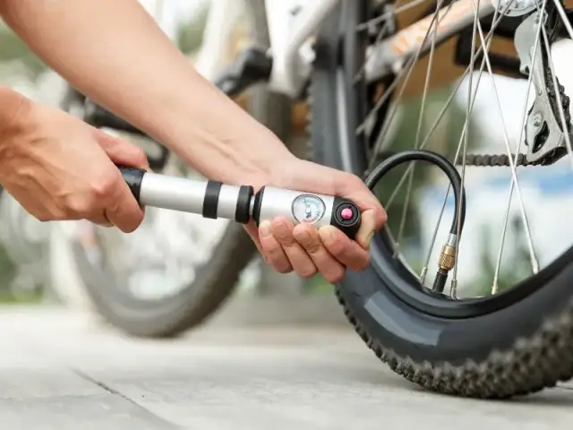 Jakie ciśnienie w oponie rowerowej zapewni bezpieczeństwo i komfort?