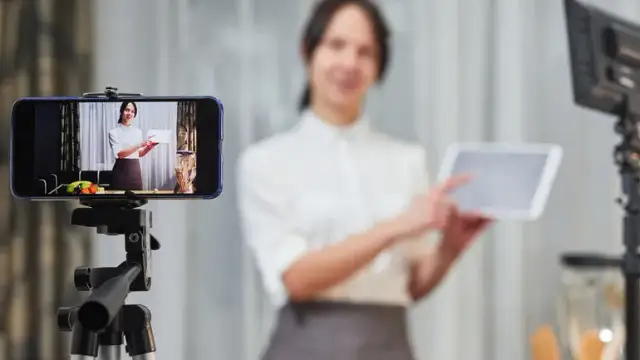 Zdjęcie do CV: Jak zrobić profesjonalne domowym sposobem?