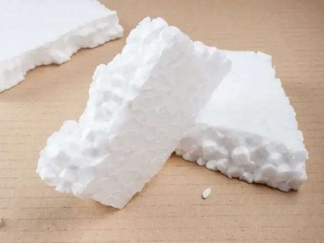 Gdzie wrzucamy styropian? Sprawdź, jak uniknąć problemów z utylizacją