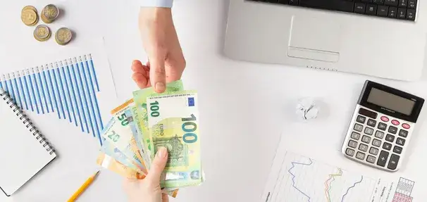 Kto płaci podatek od pożyczki? Uniknij kary 20%!