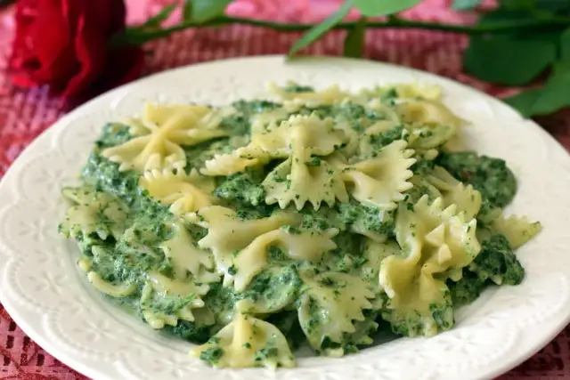 Jaka śmietana do makaronu ze szpinakiem? Wybierz idealną!