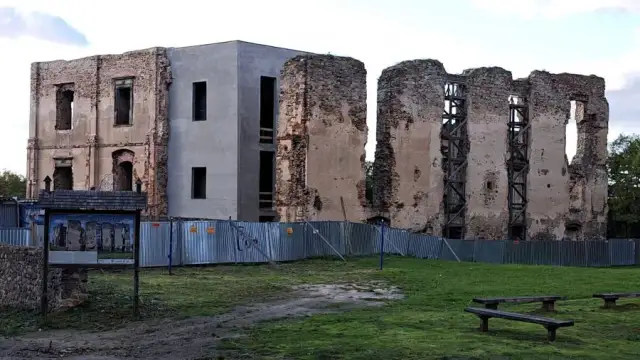 Zamek w Bodzentynie: Fascynująca historia i ukryte tajemnice