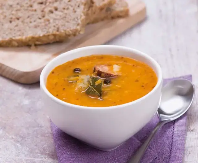 Ile kalorii ma zupa kapuśniak z ziemniakami? Zaskakujące fakty!