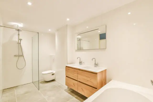 Jakie oświetlenie LED do łazienki wybrać, aby uniknąć błędów?