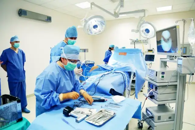 Ile się czeka na artroskopię kolana w NFZ? Czas oczekiwania zaskakuje