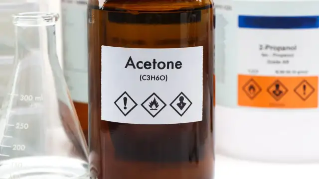 Czym zastąpić aceton? Bezpieczne zamienniki dla paznokci i warsztatu