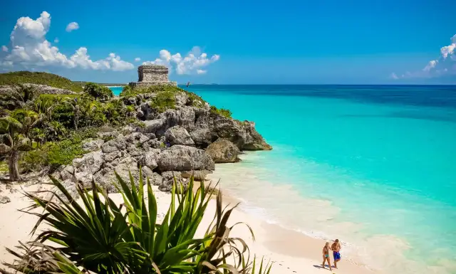 Ucieknij od zimy: Gdzie polecieć w lutym? Słońce, narty, city break