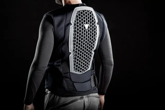 La importancia de la espaldera de esquí: seguridad y protección esencial