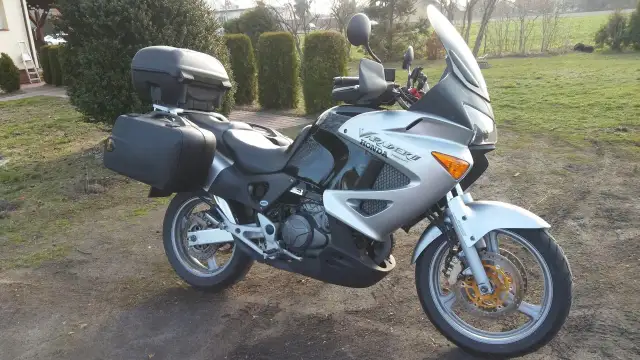 Honda varadero 1000 od kiedy wtrysk paliwa i dlaczego to ważne