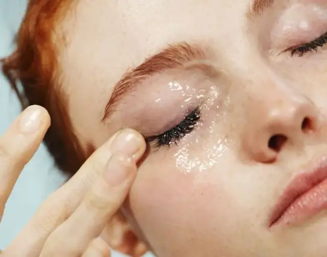 Porcelanowa cera co to znaczy? Poznaj jej niezwykłe cechy i urok