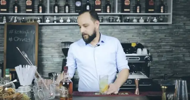 Ile zarabia barman po kursie? Zaskakujące różnice w wynagrodzeniach