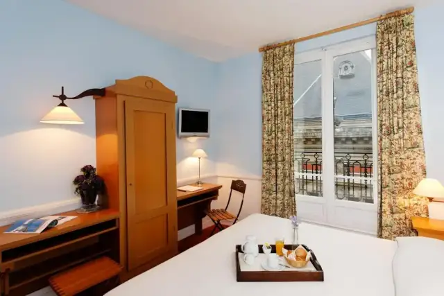 Tanie noclegi w Paryżu - najlepsze rekomendacje blisko atrakcji