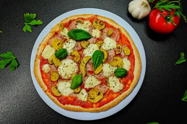 Czy domowa pizza jest zdrowa? Odkryj jej ukryte zalety i wady