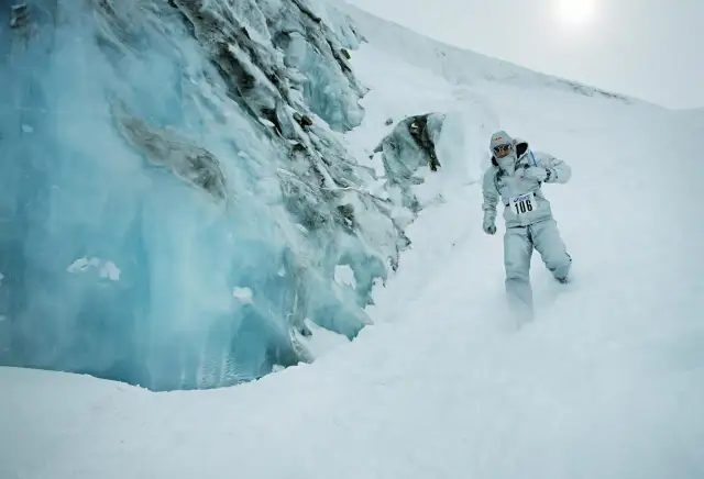 Bieganie zimą: Jak się ubrać, by nie marznąć i nie przegrzać?