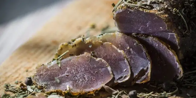 Jakie przyprawy do polędwicy wieprzowej, aby uniknąć mdłego smaku?