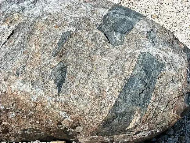 Jakie skały znajdują się na górze Gellerta? Fascynujące odkrycia geologiczne