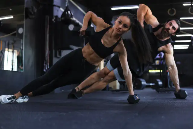 CrossFit: Co to jest, jak zacząć i czy jest dla Ciebie?