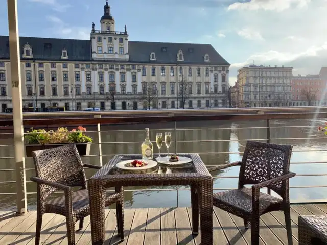 Gdzie zjeść we Wrocławiu? Odkryj najlepsze restauracje i smaki