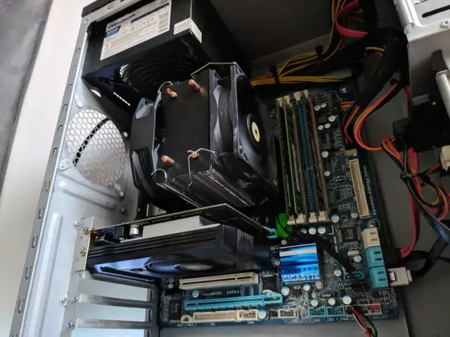 Ile prądu pobiera komputer stacjonarny na godzinę? Sprawdź, ile tracisz