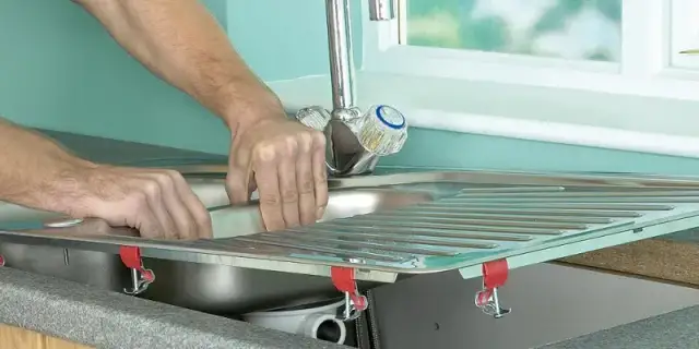 Jak zamontować zlew w blacie? Poradnik krok po kroku Iwo Zieliński