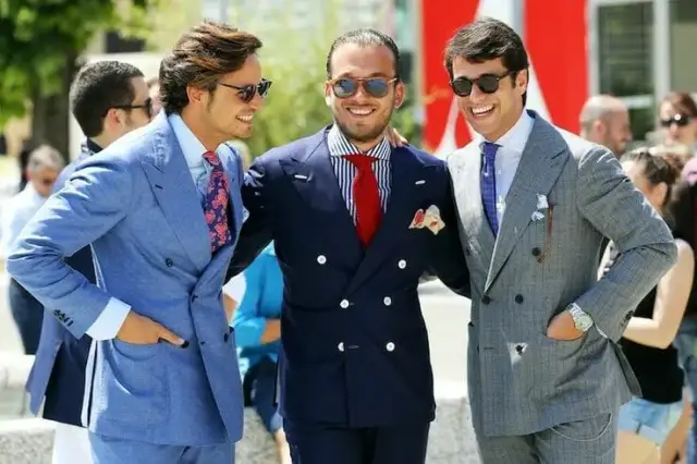 Czy zapinać ostatni guzik w koszuli? Oto, co musisz wiedzieć