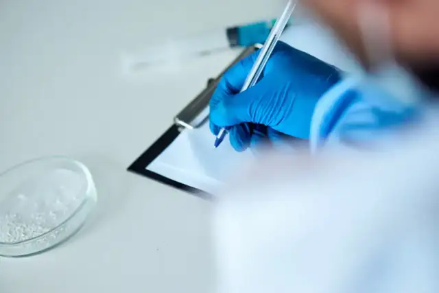 Czy test wykryje mefedron? Okna detekcji i fałszywe wyniki