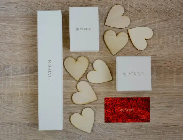 Jak zapakować naszyjnik na prezent, by zaskoczyć obdarowanego?