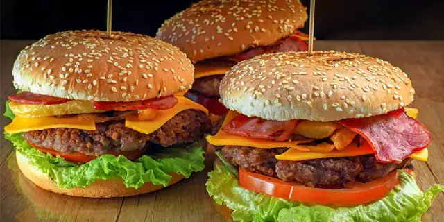 Gdzie kupić zdrowe bułki do hamburgerów i nie przepłacić