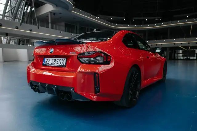 BMW M2 G87: Moc, emocje i kontrowersje czy to dla Ciebie?