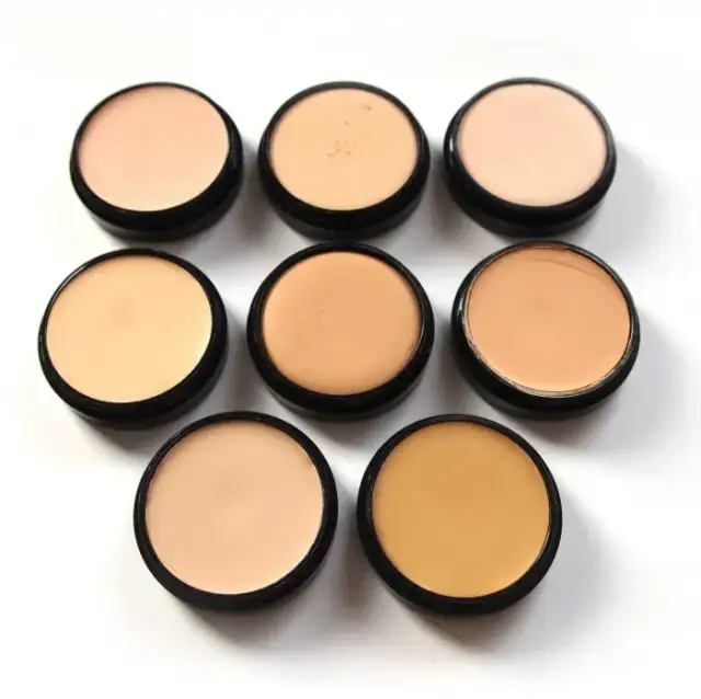 Jak dobrać korektor bez podkładu, aby uzyskać naturalny efekt?