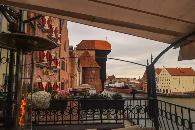 Gdzie zjeść w Gdańsku Brzeźnie? Najlepsze restauracje z widokiem