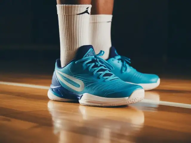 Jakie buty do siatkówki? Wybierz model dla swojej pozycji i zdrowia