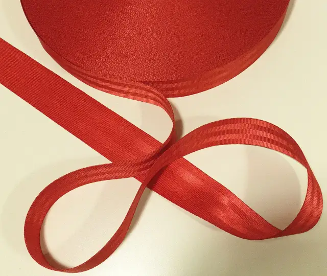 Rote Sicherheitsgurte: Vorteile und passende Modelle für Ihr Auto