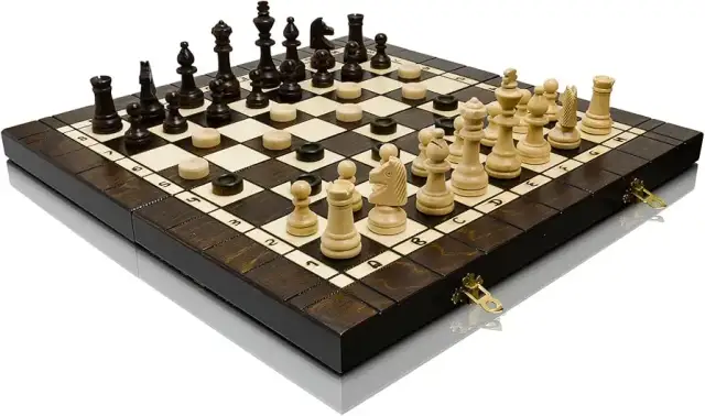 Drewniane szachy i warcaby: Wybierz idealny zestaw na lata!