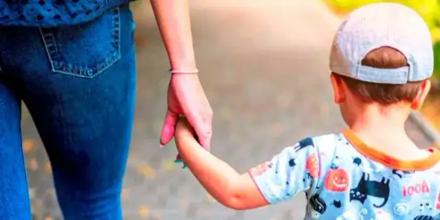 Ile zarabia opiekunka do dziecka w Warszawie? Sprawdź stawki!