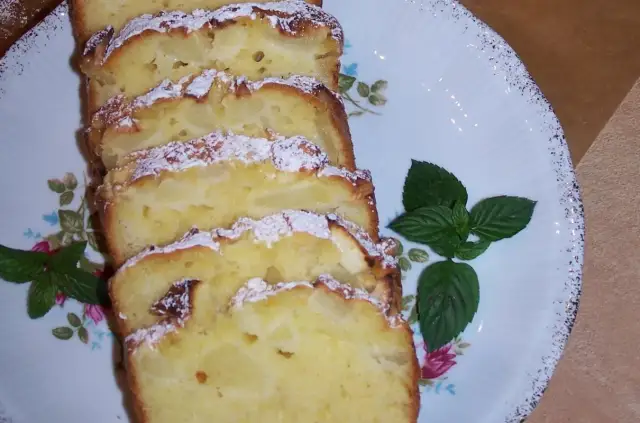 Prosty przepis na ciasto z kefirem, które zachwyci Twoich gości