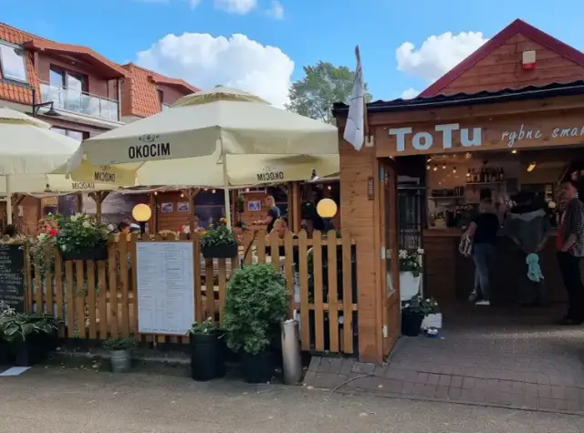 Jastrzębia Góra: Gdzie zjeść? Ryby, widoki i smaki na każdą kieszeń