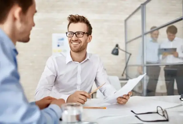 Czy można podpisać umowę o pracę miesiąc wcześniej bez ryzyka?