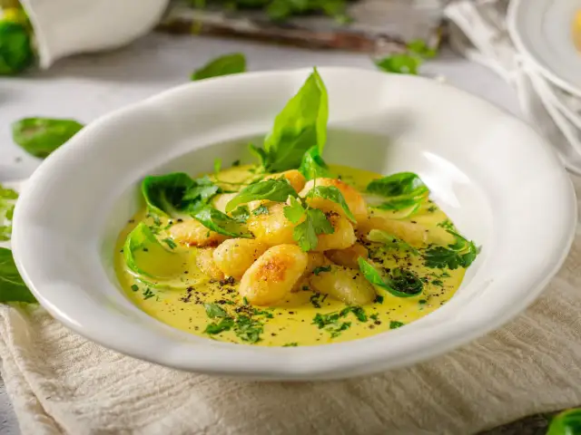 Idealny sos do kopytek? Przepisy, które odmienią Twoje danie